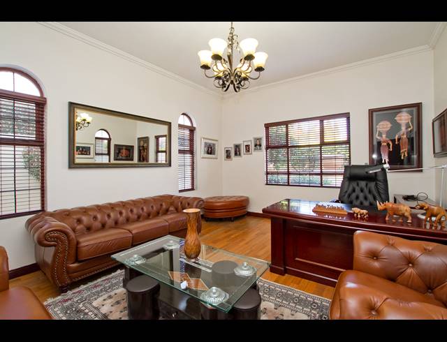 4 BEDROOM HOUSE FOR SALE IN KHYBER ROCK